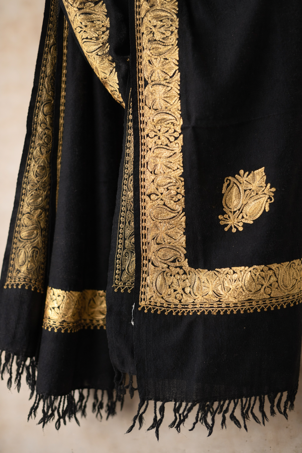 Midnight Noir Tilla Flower Pashmina Stole