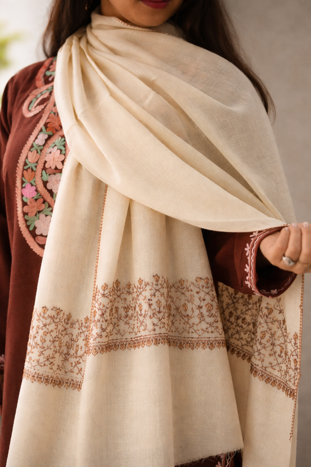 Cream Handmade Kashmiri Embroidered Stole