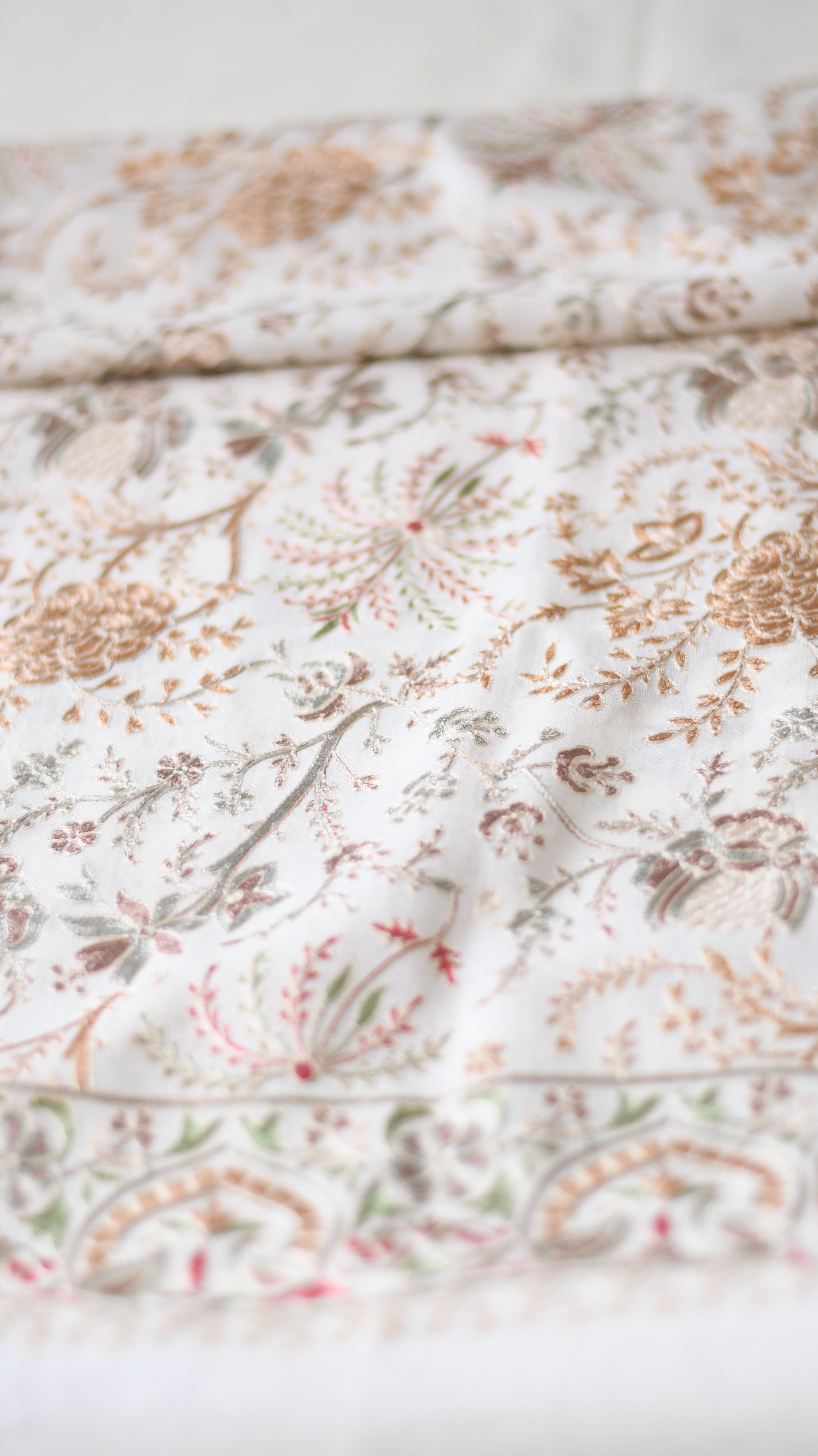 Soft Ivory Kashmiri Embroidery Stole